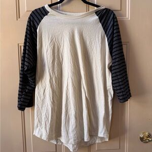 LuLaRoe Cream Raglan Shirt